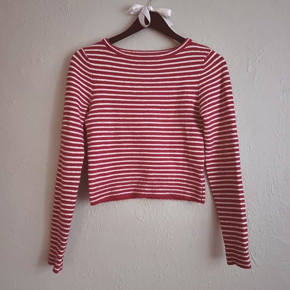 Red and white stripe sweater - Picture 2 of 3